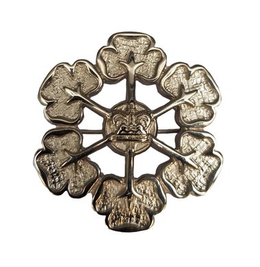 1249 Queens Guide Silver Brooch