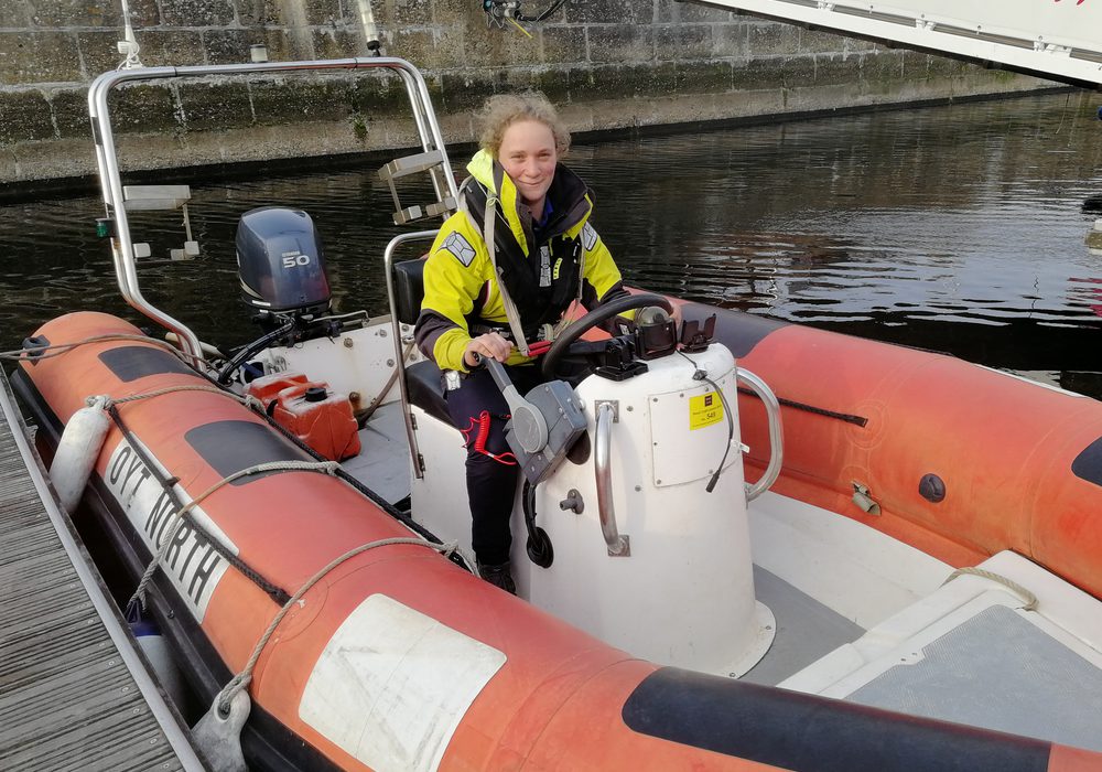 Beth Powerboating